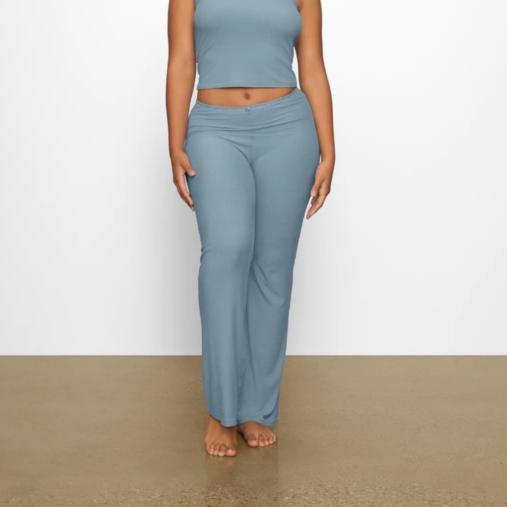SKIMs Soft lounge lace pants NWT 4x